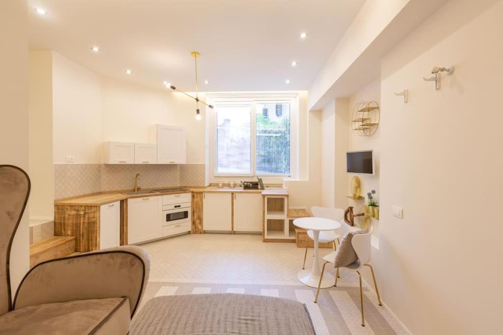 Appartement 5Fo6 Navigli - Duomo - Boho - Minimal à Milan Extérieur photo